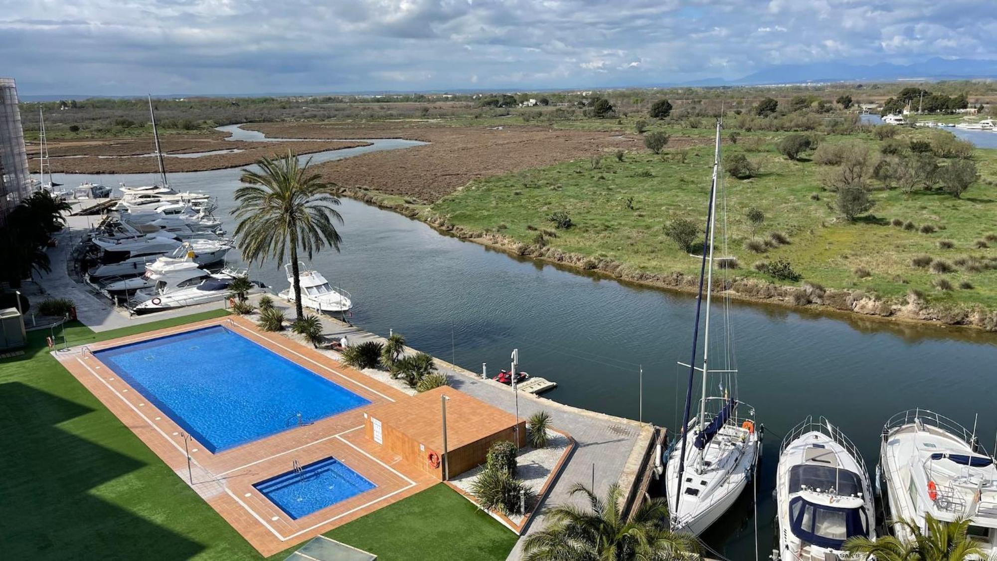 Precioso Piso Con Vista Al Canal Y Piscina En Roses Av-69 Bagian luar foto