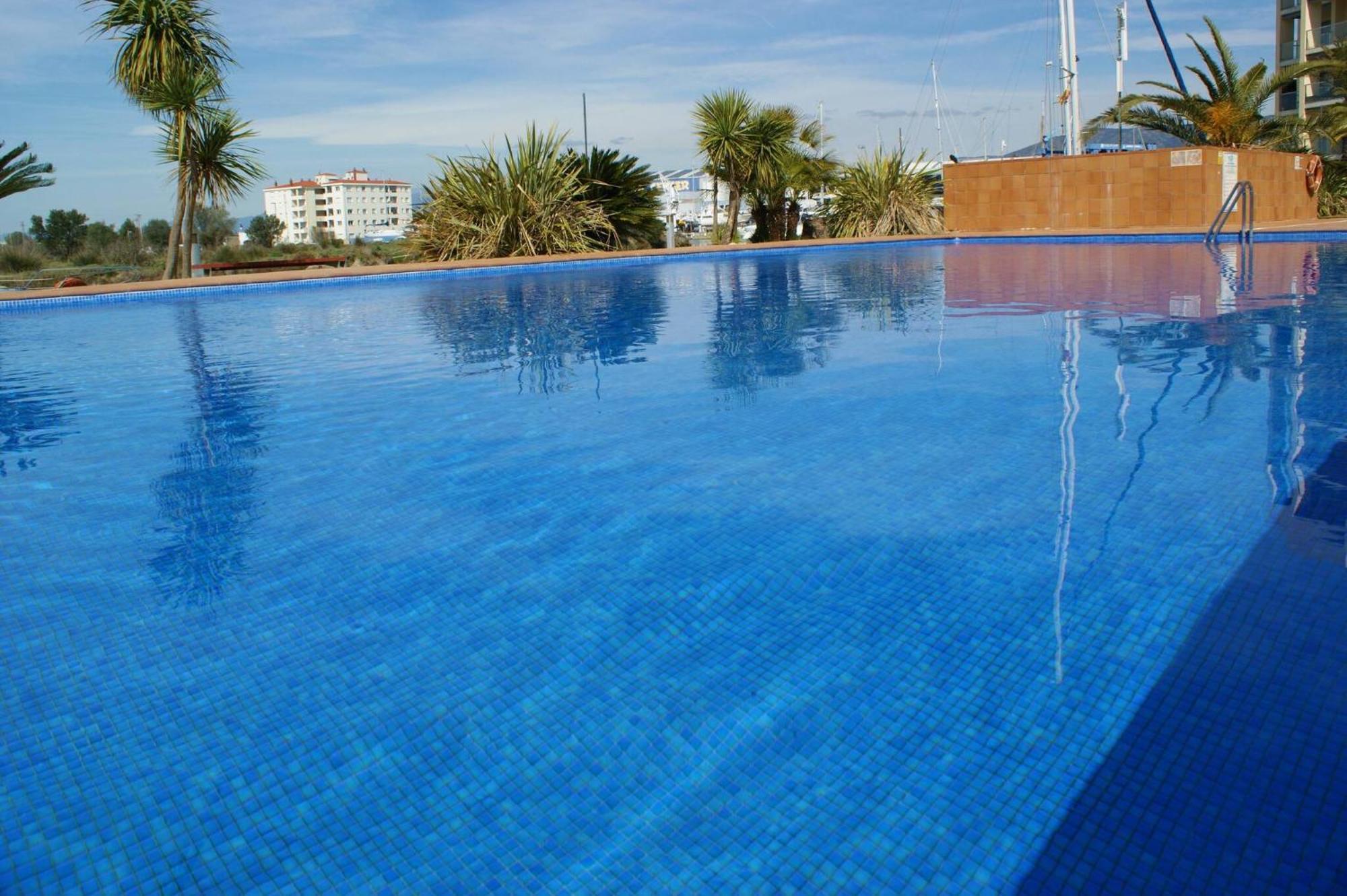 Precioso Piso Con Vista Al Canal Y Piscina En Roses Av-69 Bagian luar foto
